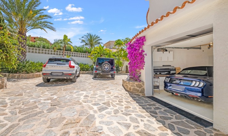 Resale - Villa -
Altea