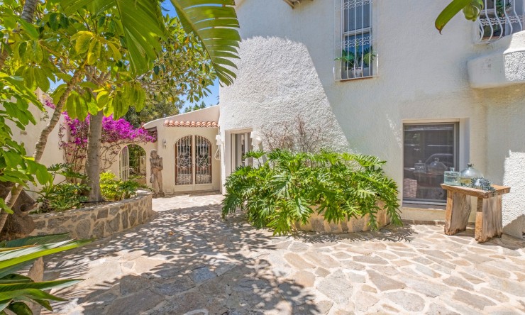 Resale - Villa -
Altea