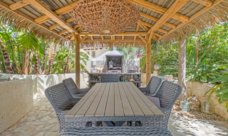 Resale - Villa -
Altea
