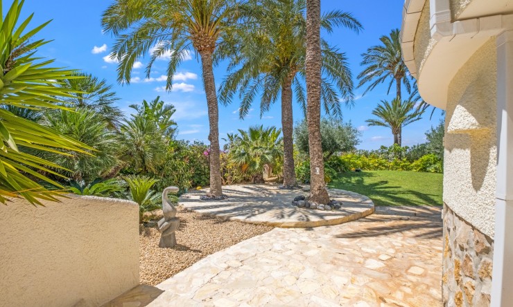 Resale - Villa -
Altea