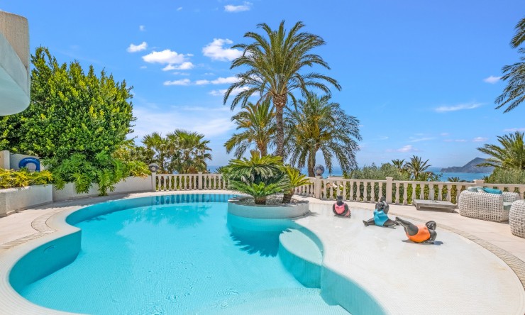 Resale - Villa -
Altea