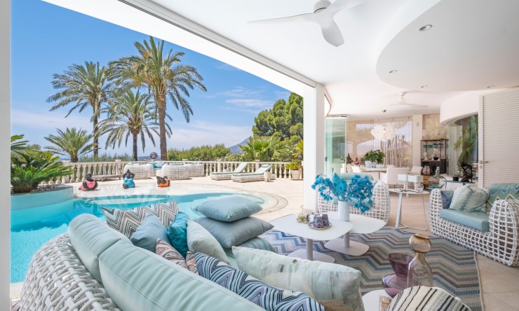 Resale - Villa -
Altea