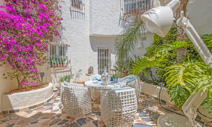 Resale - Villa -
Altea