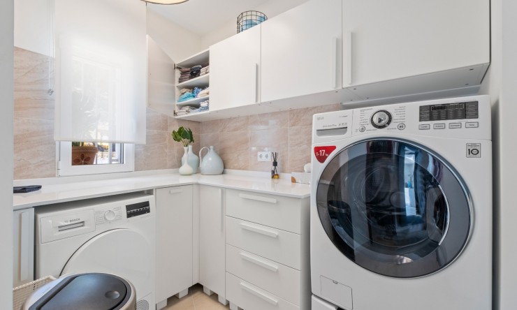 Resale - Villa -
Altea