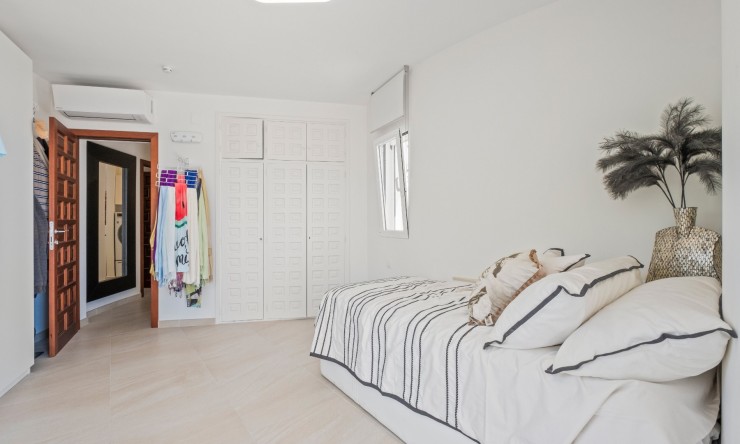 Resale - Villa -
Altea