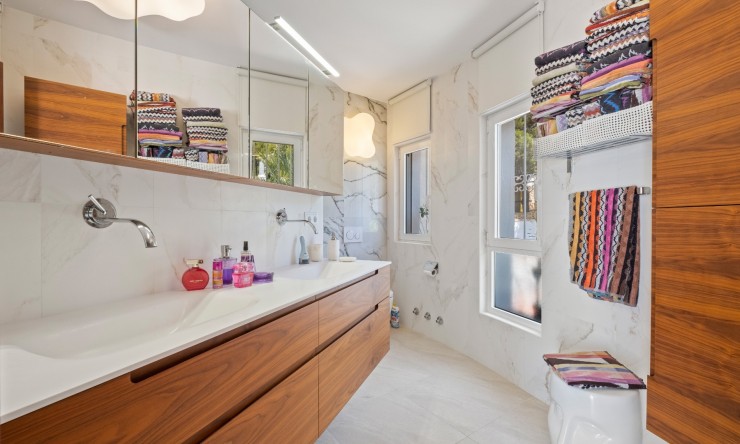 Resale - Villa -
Altea