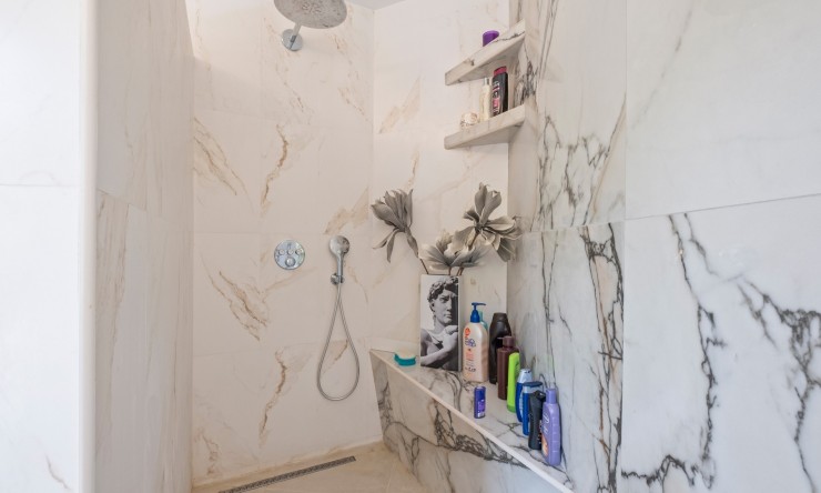 Resale - Villa -
Altea