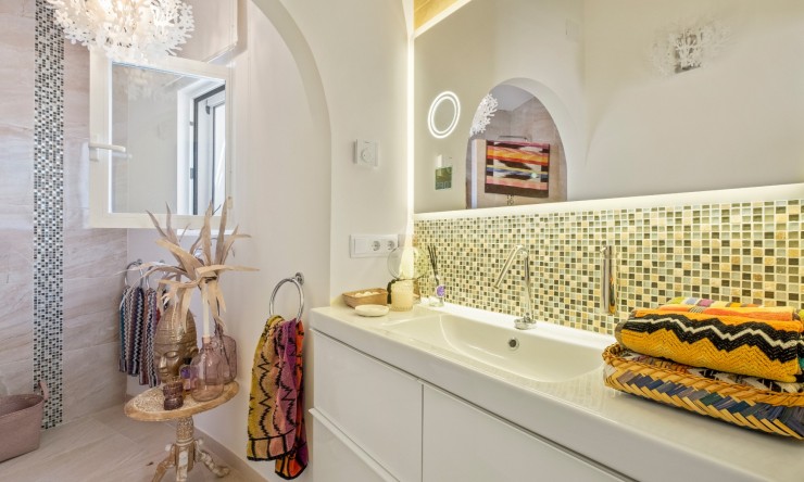 Resale - Villa -
Altea