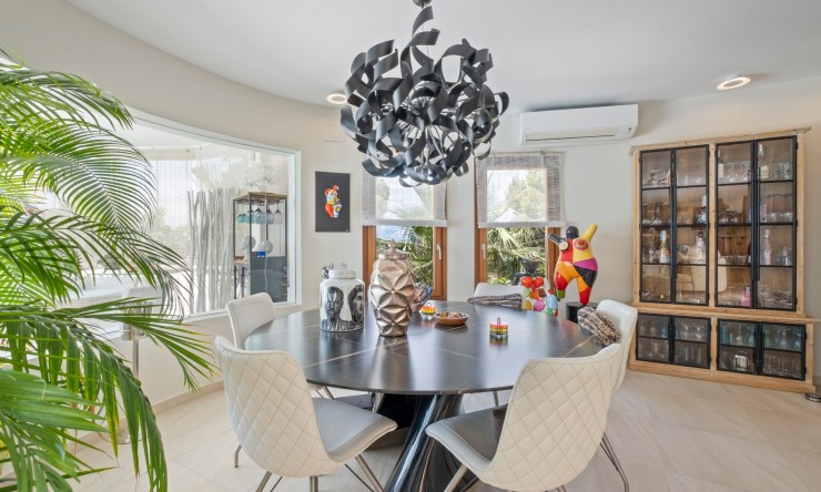 Resale - Villa -
Altea