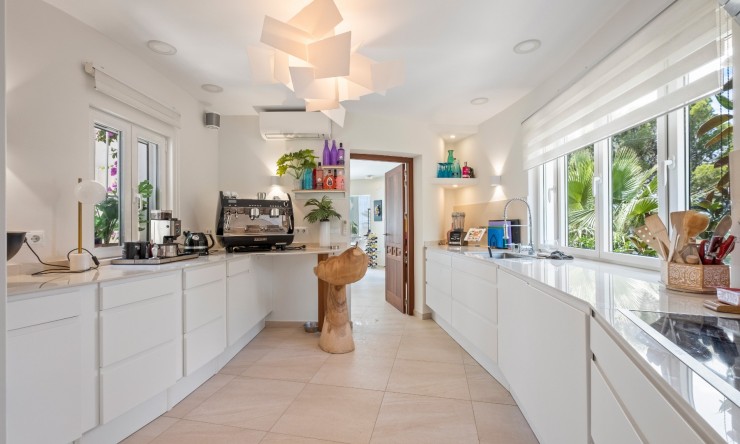 Resale - Villa -
Altea