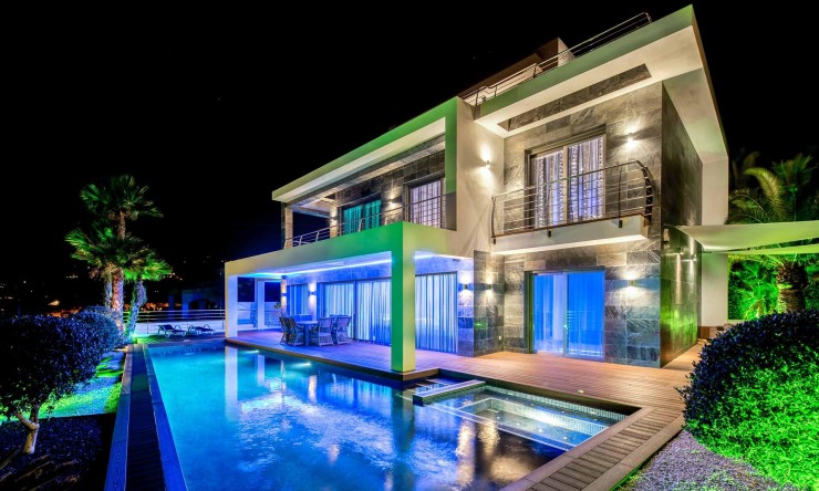 Wiederverkauf - Villa -
Calpe