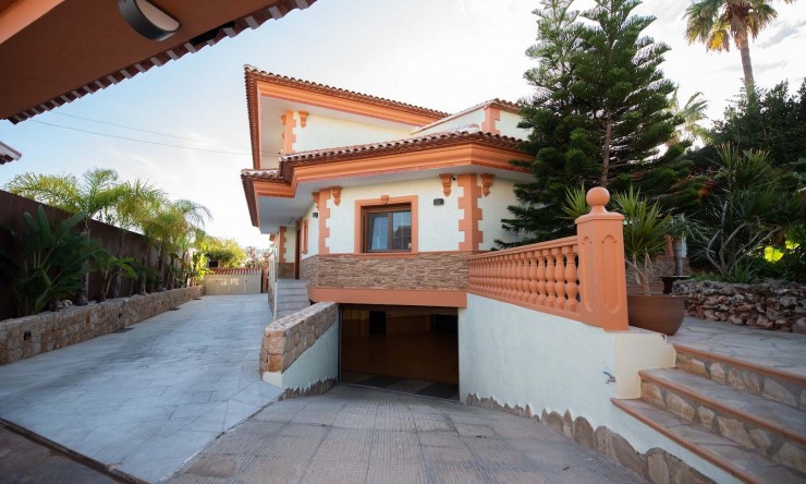 Rynek Wtórny - Willa -
Calpe