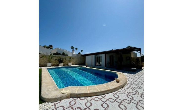 Resale - Villa -
Ciudad Quesada