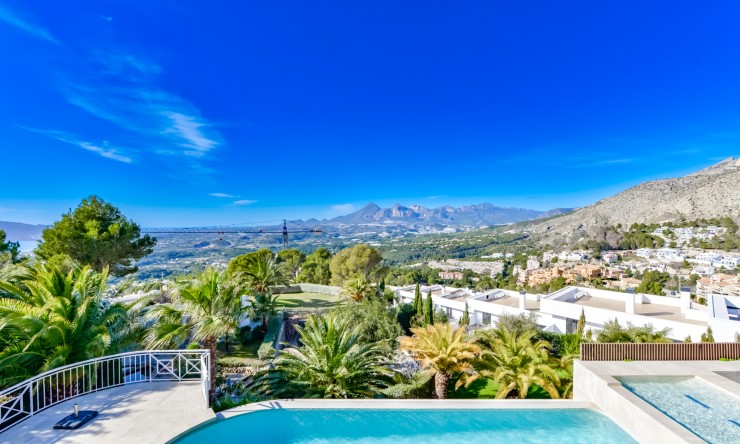 Rynek Wtórny - Willa -
Altea - Sierra de Altea