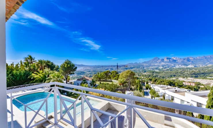 Rynek Wtórny - Willa -
Altea - Sierra de Altea