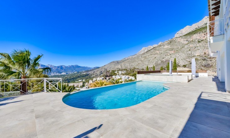 Resale - Villa -
Altea - Sierra de Altea