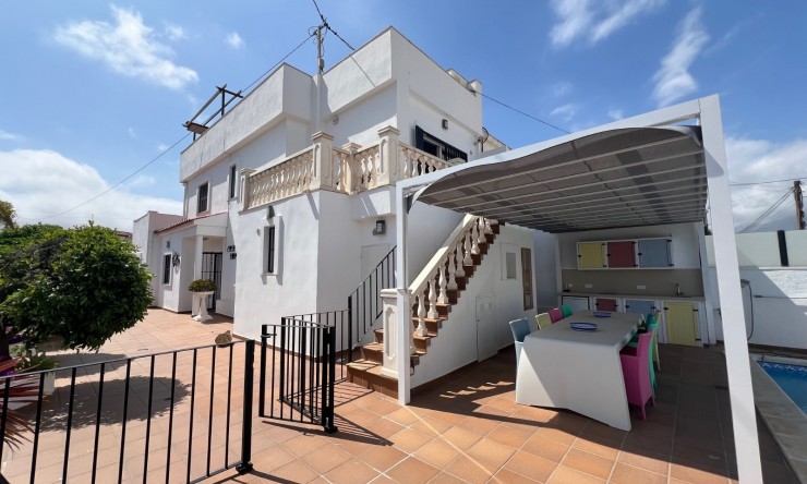 Herverkoop - Villa -
Albir