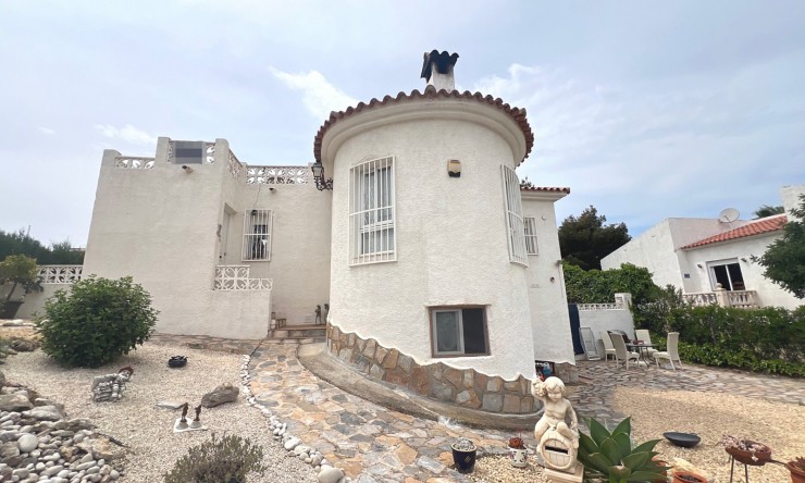Resale - Villa -
La Nucía