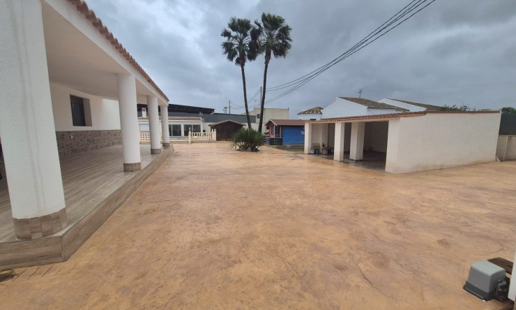 Resale - Villa -
Dolores