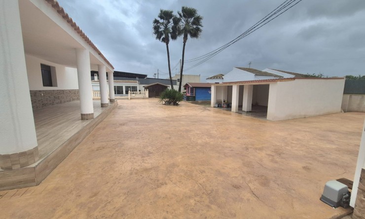 Resale - Villa -
Dolores