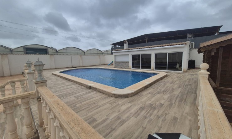 Resale - Villa -
Dolores