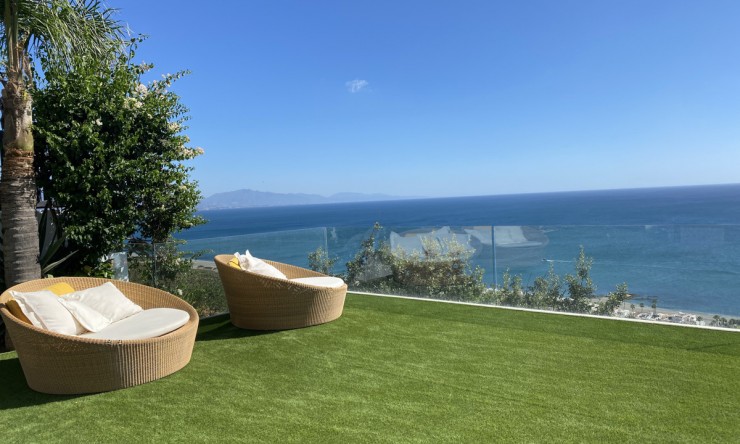 Resale - House -
Manilva
