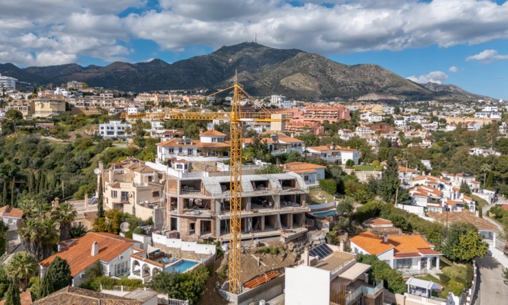 Resale - House -
Fuengirola