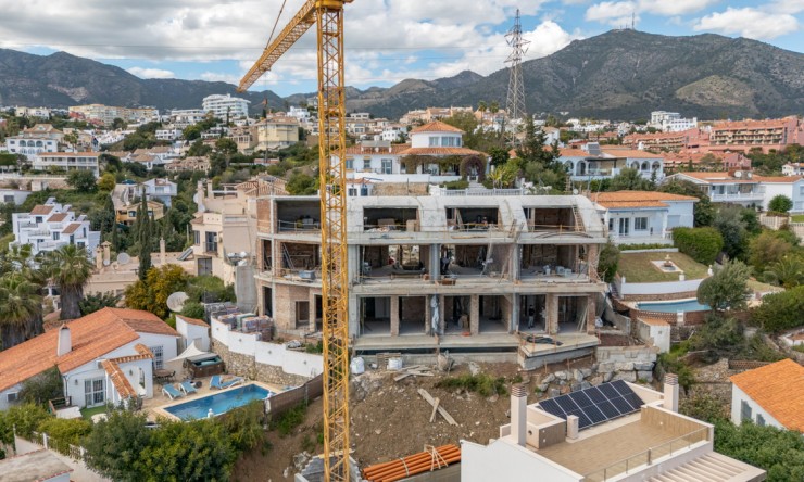 Resale - House -
Fuengirola