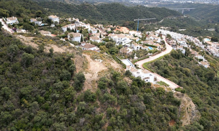Resale - House -
Istán