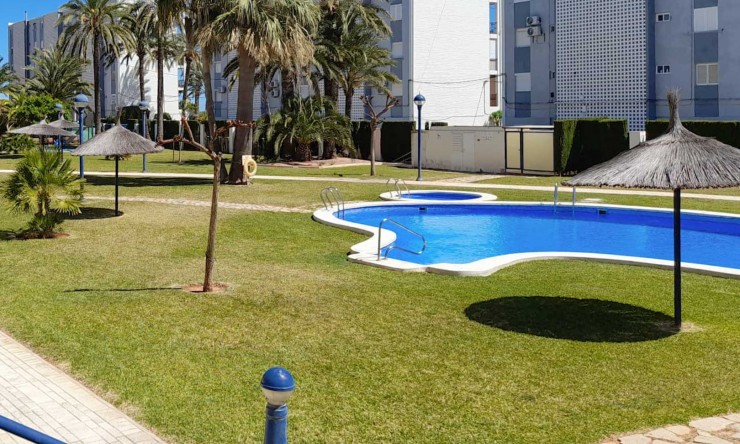 Herverkoop - Appartement -
Denia