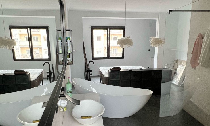 Rynek Wtórny - Apartament -
Denia