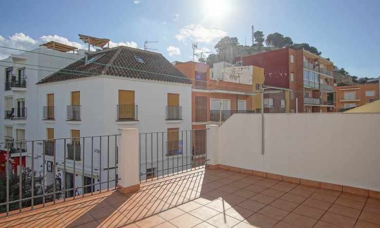 Wiederverkauf - Stadthaus -
Denia