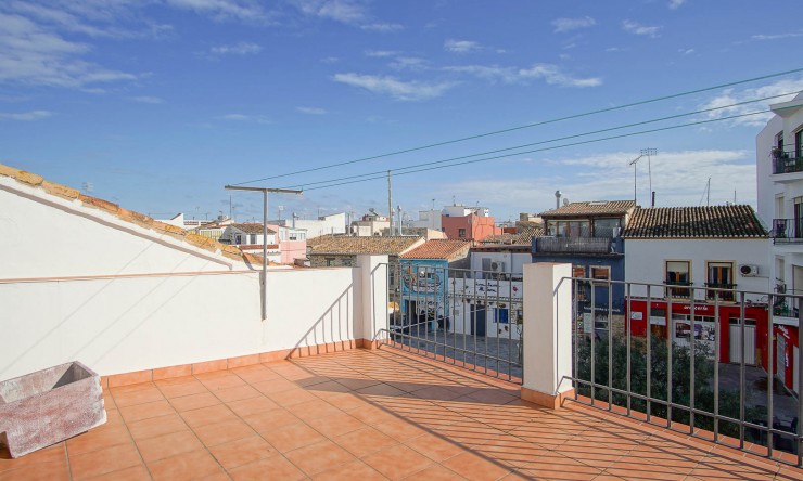 Wiederverkauf - Stadthaus -
Denia