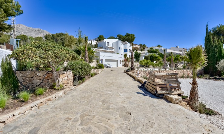 Neue Gebäude - Villa -
Altea - Jardines de Alhama