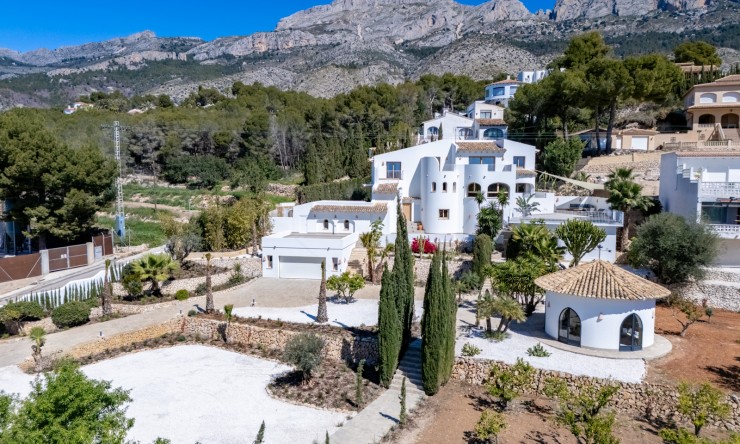 Neue Gebäude - Villa -
Altea - Jardines de Alhama