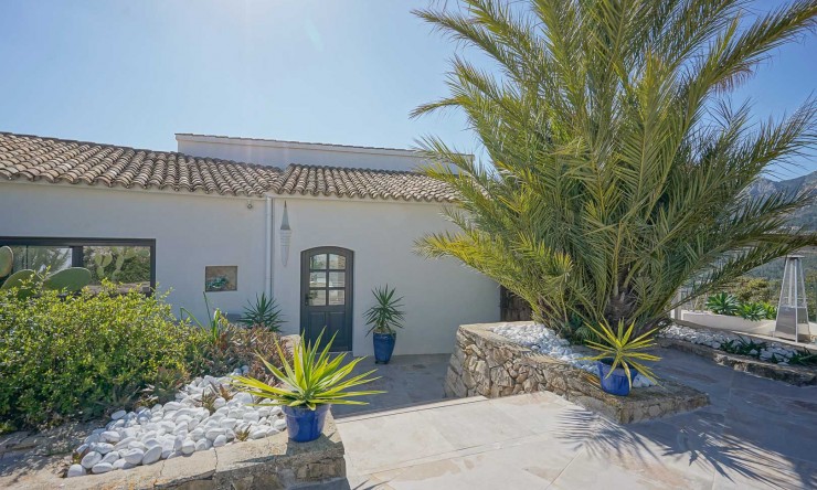 Resale - Villa -
Benissa
