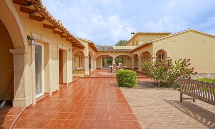 Resale - Villa -
Gata de Gorgos