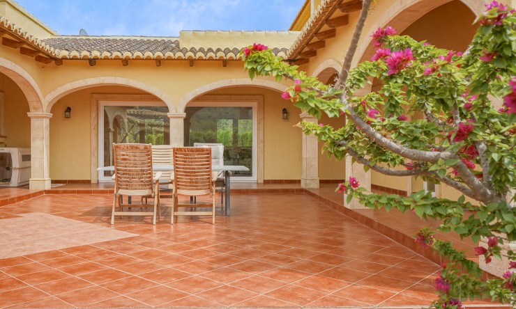 Resale - Villa -
Gata de Gorgos