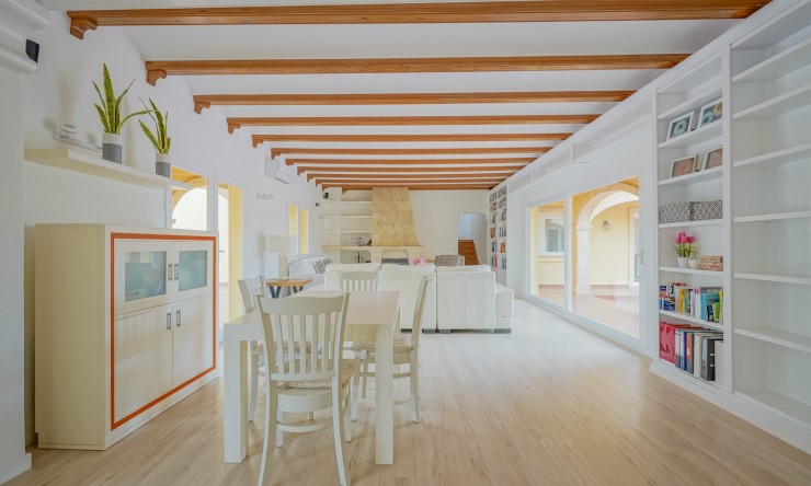 Resale - Villa -
Gata de Gorgos