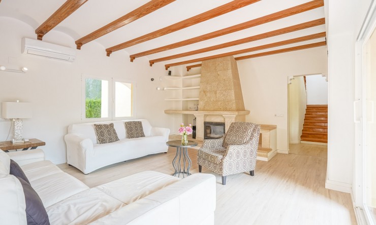 Resale - Villa -
Gata de Gorgos