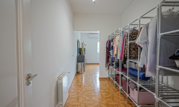 Resale - Villa -
Gata de Gorgos
