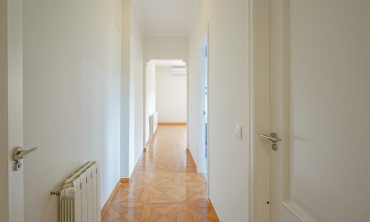 Resale - Villa -
Gata de Gorgos