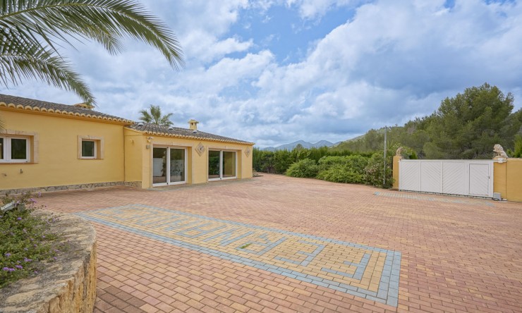 Resale - Villa -
Gata de Gorgos