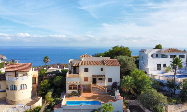 Herverkoop - Villa -
Jávea - Portichol