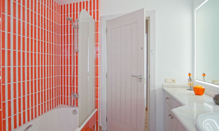 Resale - Villa -
Pedreguer