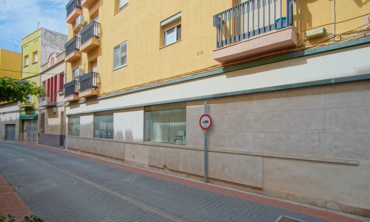Resale - Commercial -
El Vergel