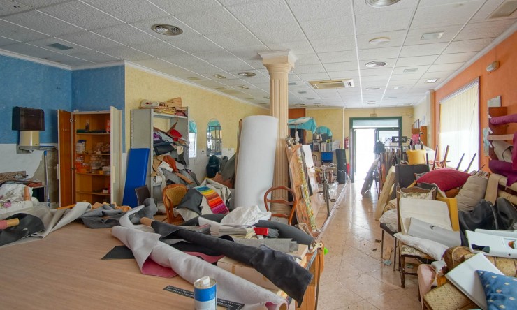 Resale - Commercial -
El Vergel