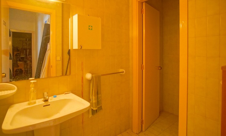 Resale - Commercial -
El Vergel
