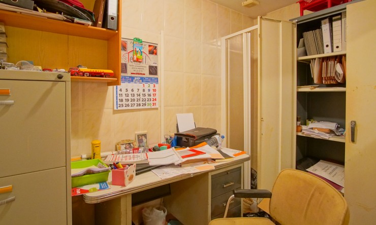 Resale - Commercial -
El Vergel