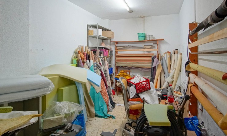 Resale - Commercial -
El Vergel